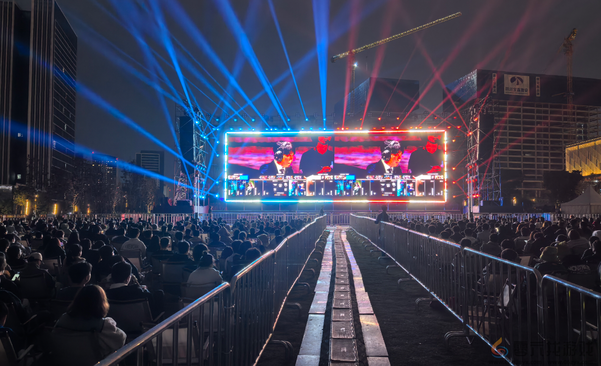 虎牙HYPER X英雄联盟2025全球总决赛观赛派对见证T1三连冠 电竞+跨界融合引领产业新风向 虎牙HYPER X英雄联盟2025全球总决赛观赛派对见证T1三连冠 电竞+跨界融合引领产业新风向(图4)